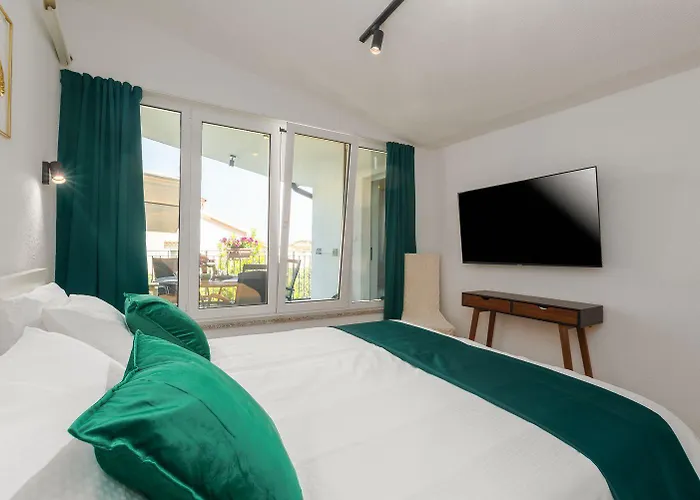 Helles Nur 350 Meter Zum Mit Meerblick Und Schoener Terrasse 波雷奇