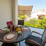 Helles Nur 350 Meter Zum Mit Meerblick Und Schoener Terrasse * Porec