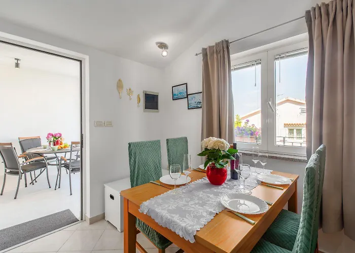 Helles Nur 350 Meter Zum Mit Meerblick Und Schoener Terrasse * פורץ