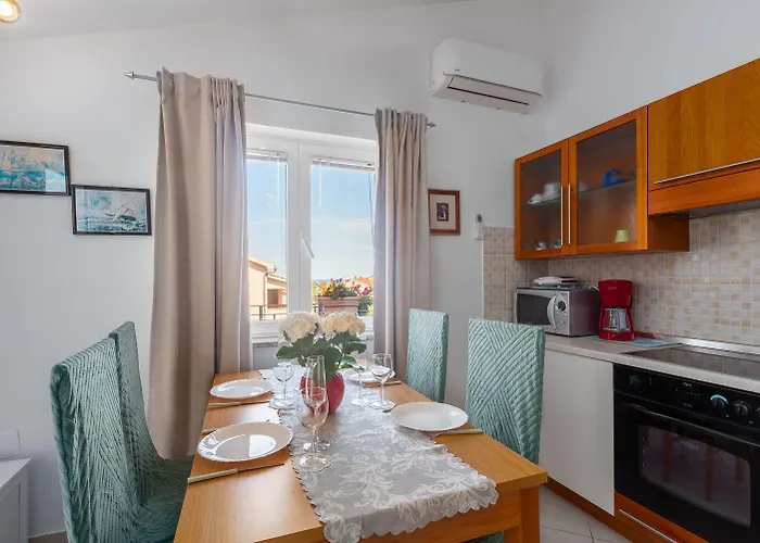 Apartman Helles Nur 350 Meter Zum Mit Meerblick Und Schoener Terrasse