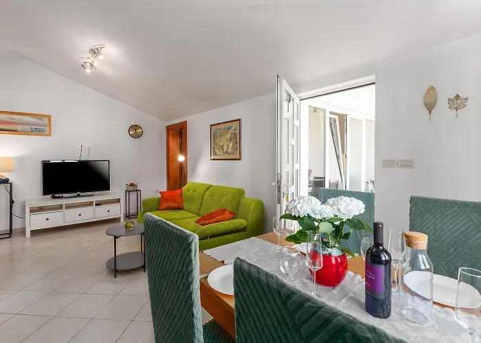 Helles Nur 350 Meter Zum Mit Meerblick Und Schoener Terrasse Apartman *