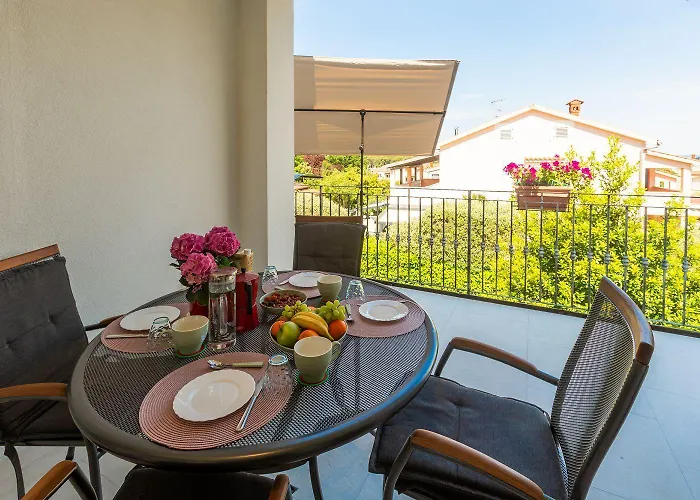 Helles Nur 350 Meter Zum Mit Meerblick Und Schoener Terrasse * פורץ