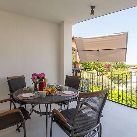 Helles Nur 350 Meter Zum Mit Meerblick Und Schoener Terrasse Appartamento