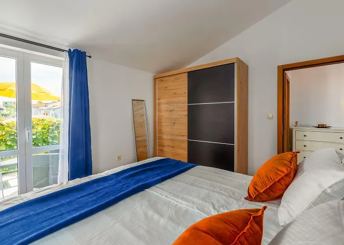 Helles Nur 350 Meter Zum Mit Meerblick Und Schoener Terrasse *